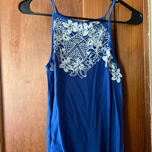 blue tank top